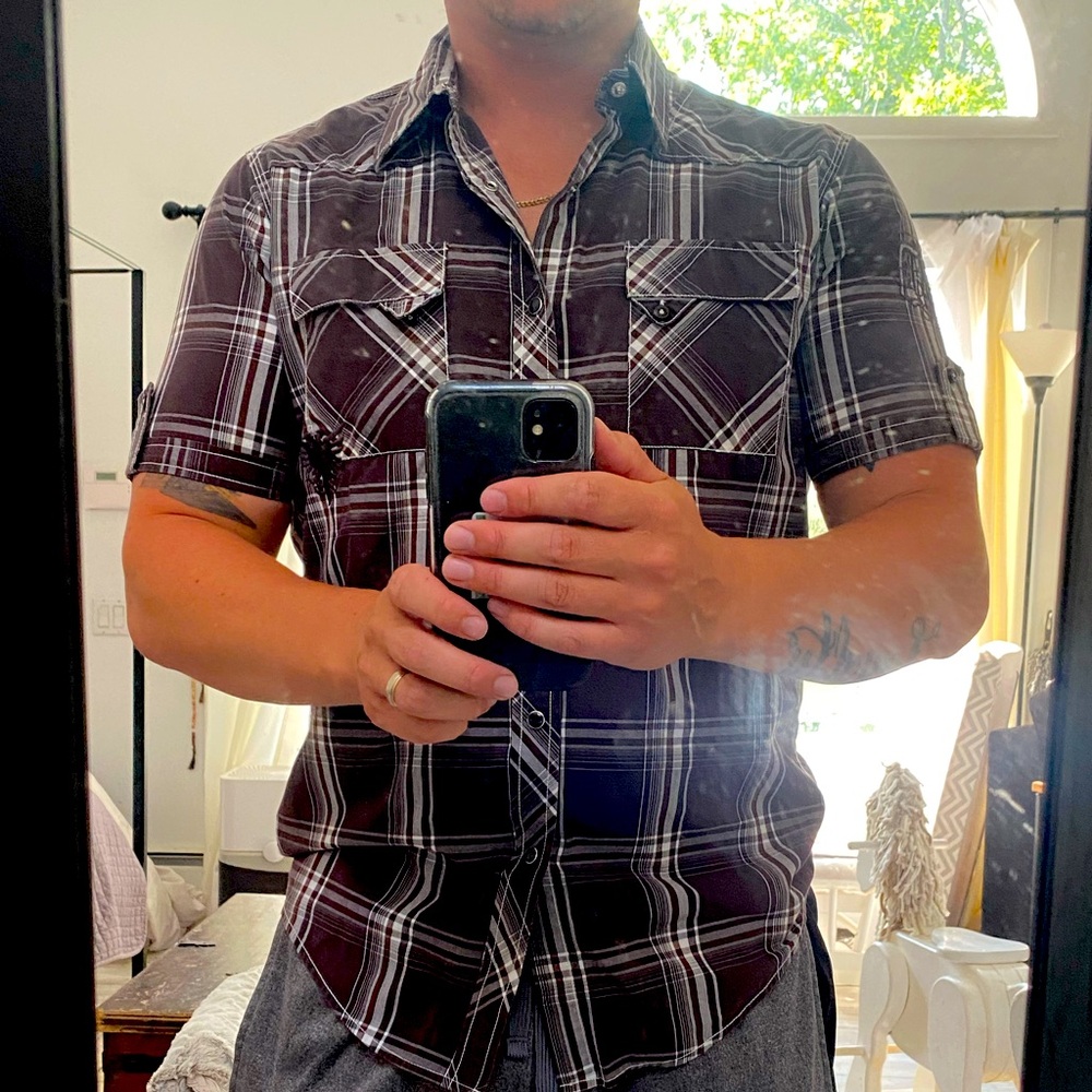 7 Diamonds button up. Amazing shape. Rootbeer color